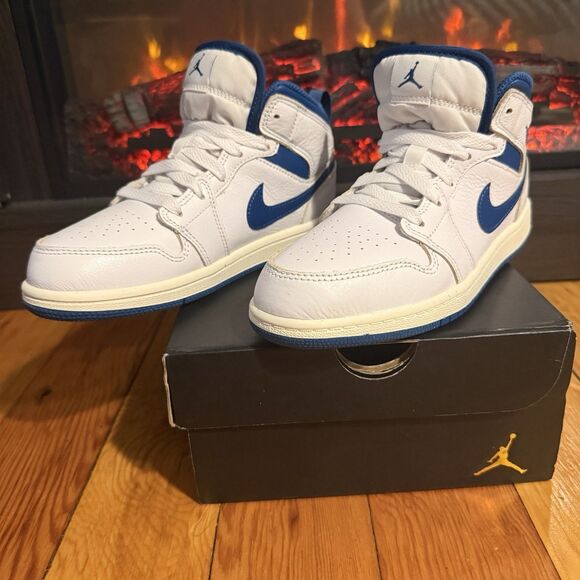 Never Warn Jordan 1 MID SE (PS) Size 3y White/industrial Blue-Sail - Picture 4 of 16
